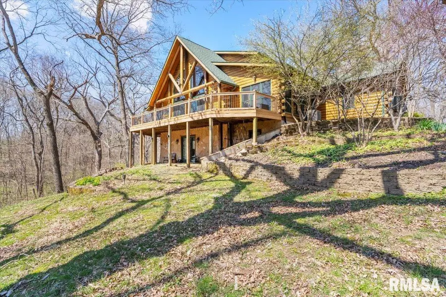 24210 Burr Oaks LN, Athens, IL 62613