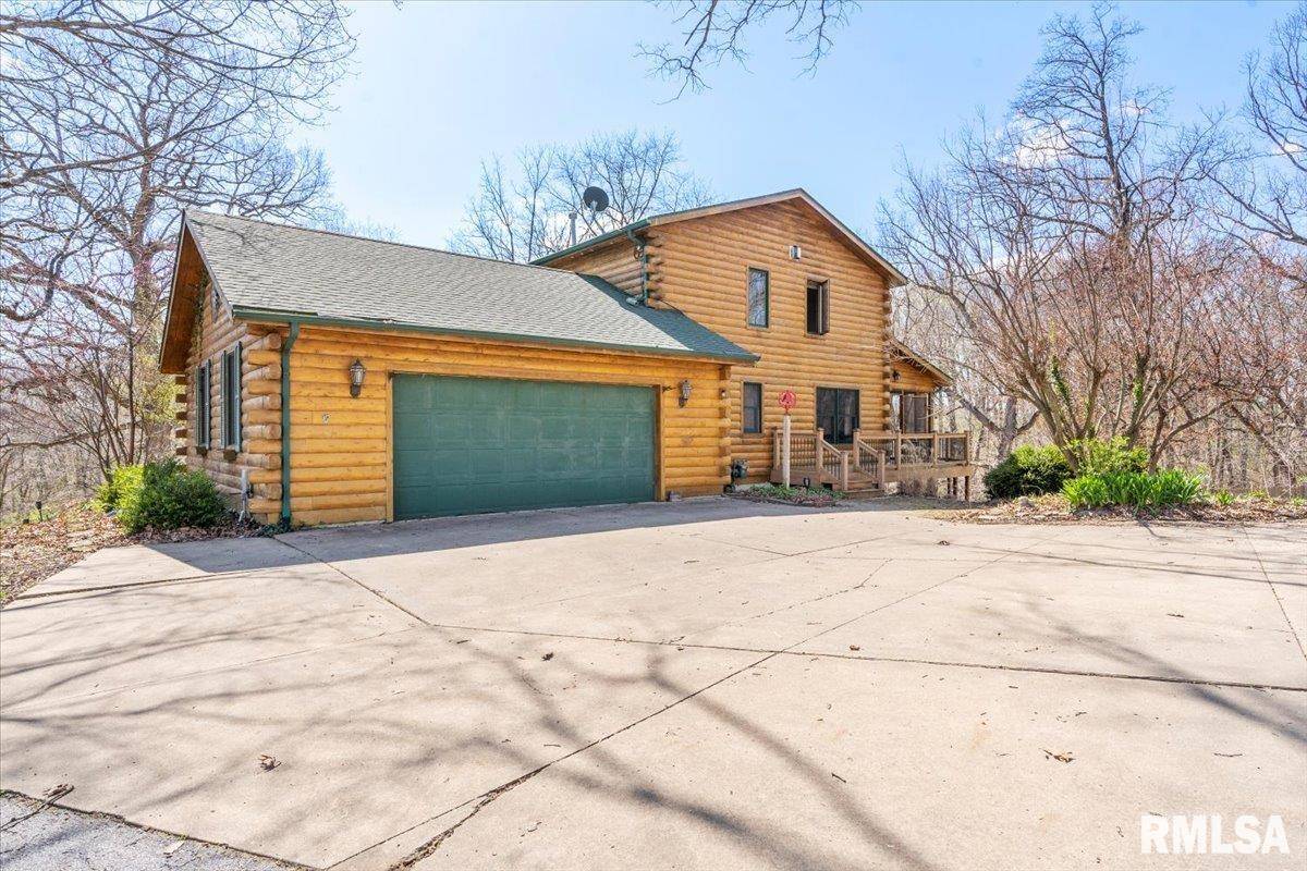 Athens, IL 62613,24210 Burr Oaks LN