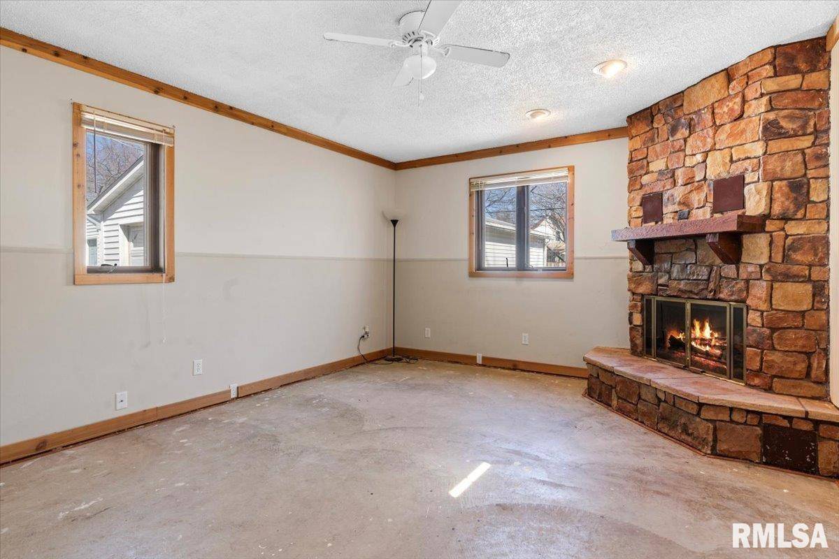 Springfield, IL 62704,2108 S Pasfield ST