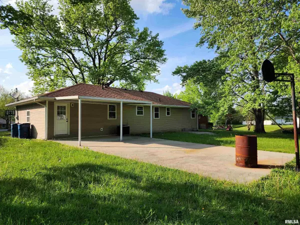 Anna, IL 62906,104 PEACH DR