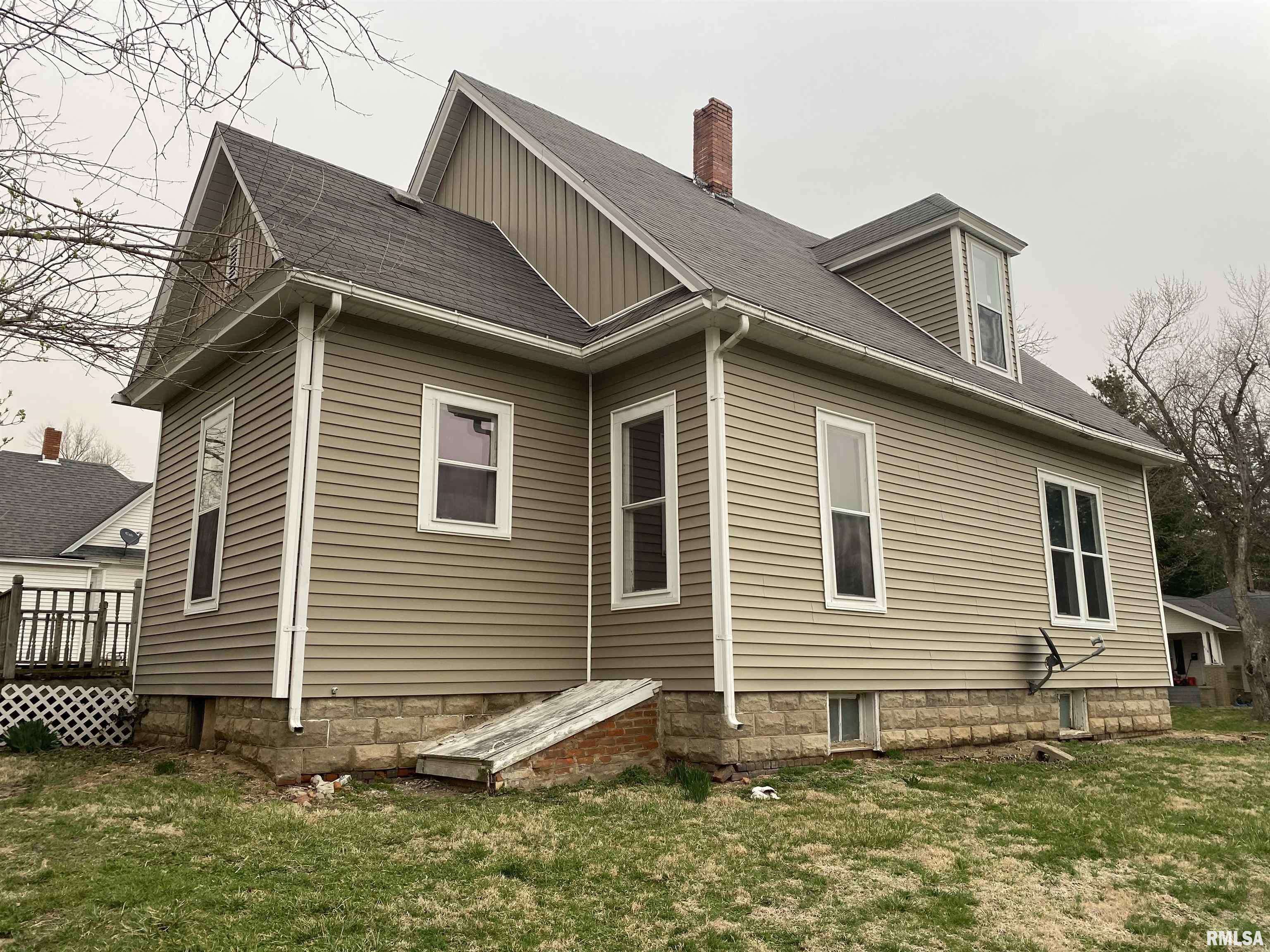 Winchester, IL 62694,227 S MAIN ST