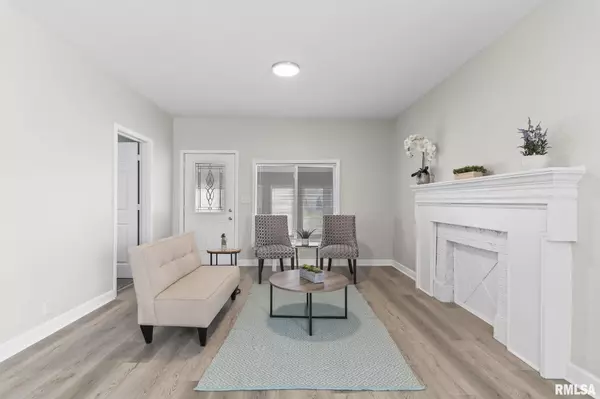 Auburn, IL 62615,890 W VAN BUREN ST