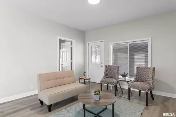 Auburn, IL 62615,890 W VAN BUREN ST