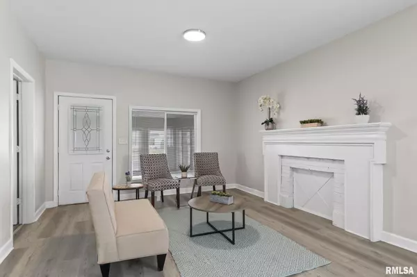 Auburn, IL 62615,890 W VAN BUREN ST