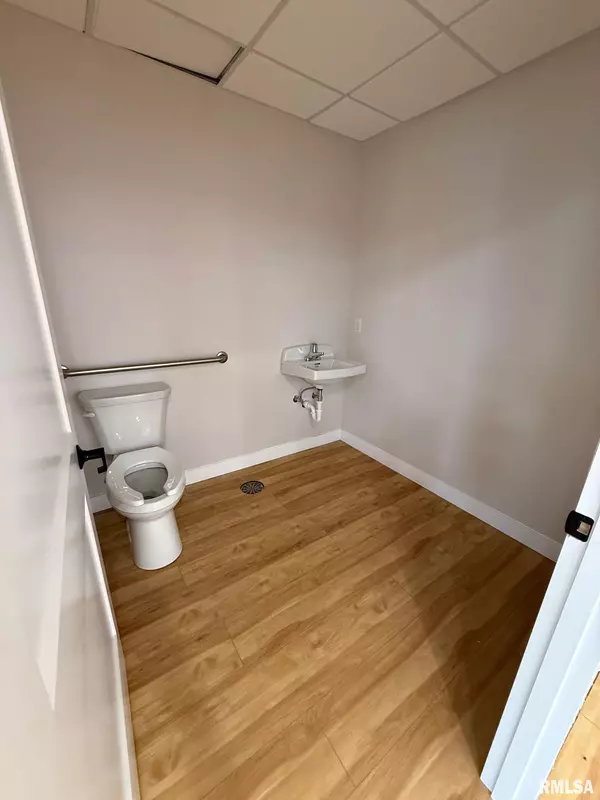 Quincy, IL 62301,422 JERSEY ST #Suite A