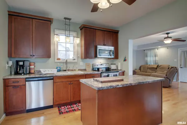 Camp Point, IL 62320,214 N OHIO ST