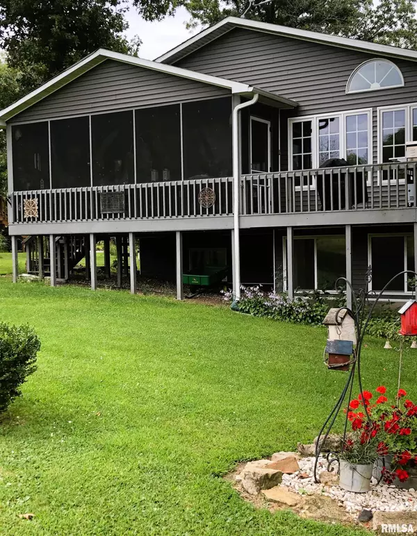 Bath, IL 62617,1104 County Road 960 North RD