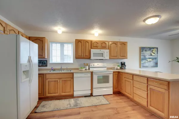 4804 ELM ST Quincy, IL 62305