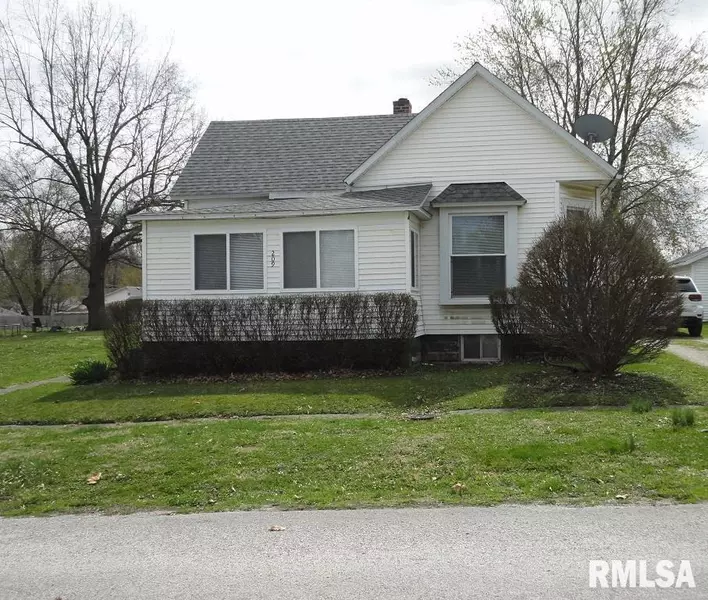 209 & 207 W LINCOLN ST, Edinburg, IL 62531
