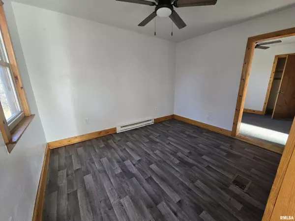 Galesburg, IL 61401,260 N BROAD ST