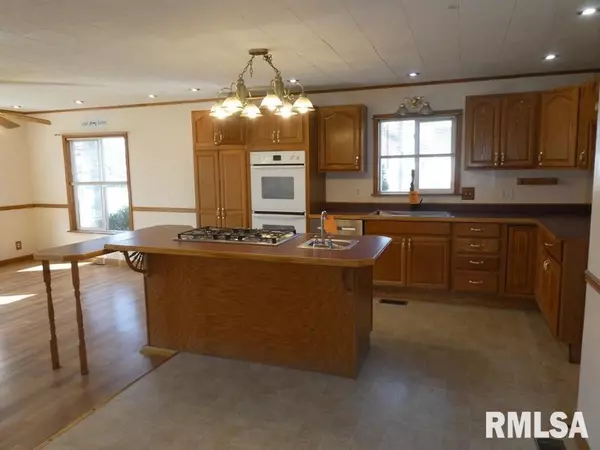 Mason City, IL 62664,422 N LOGAN ST