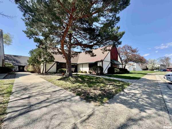 951 Durkin DR, Springfield, IL 62704