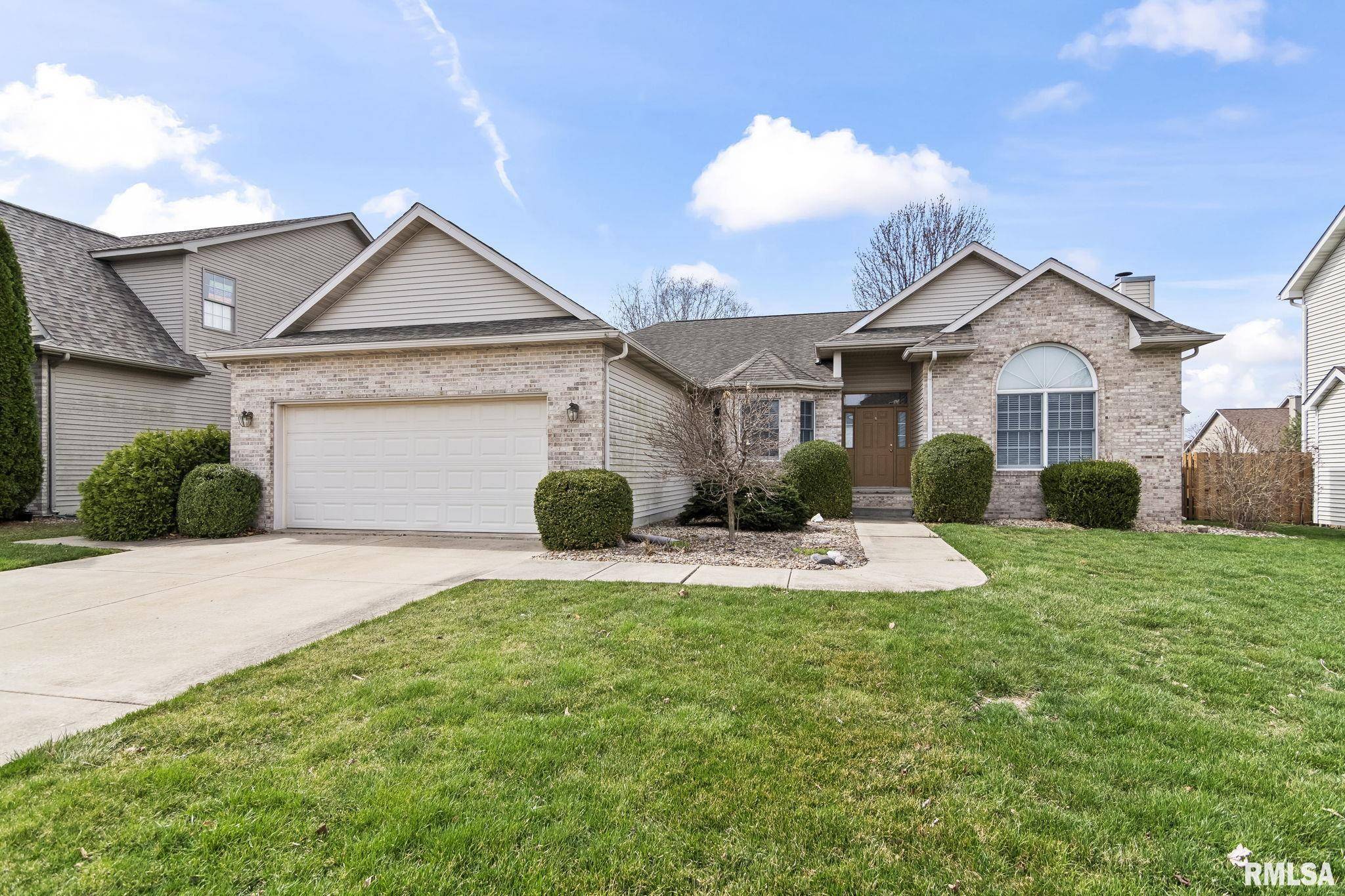 205 Winter Park DR, Chatham, IL 62629