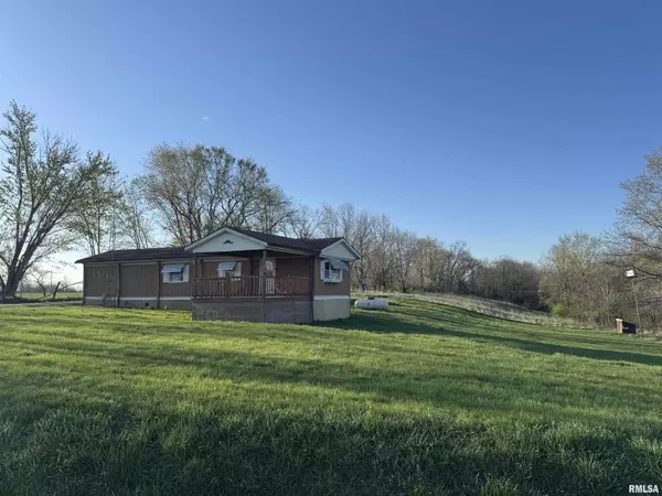 Mt Sterling, IL 62353,668 390 N AVE