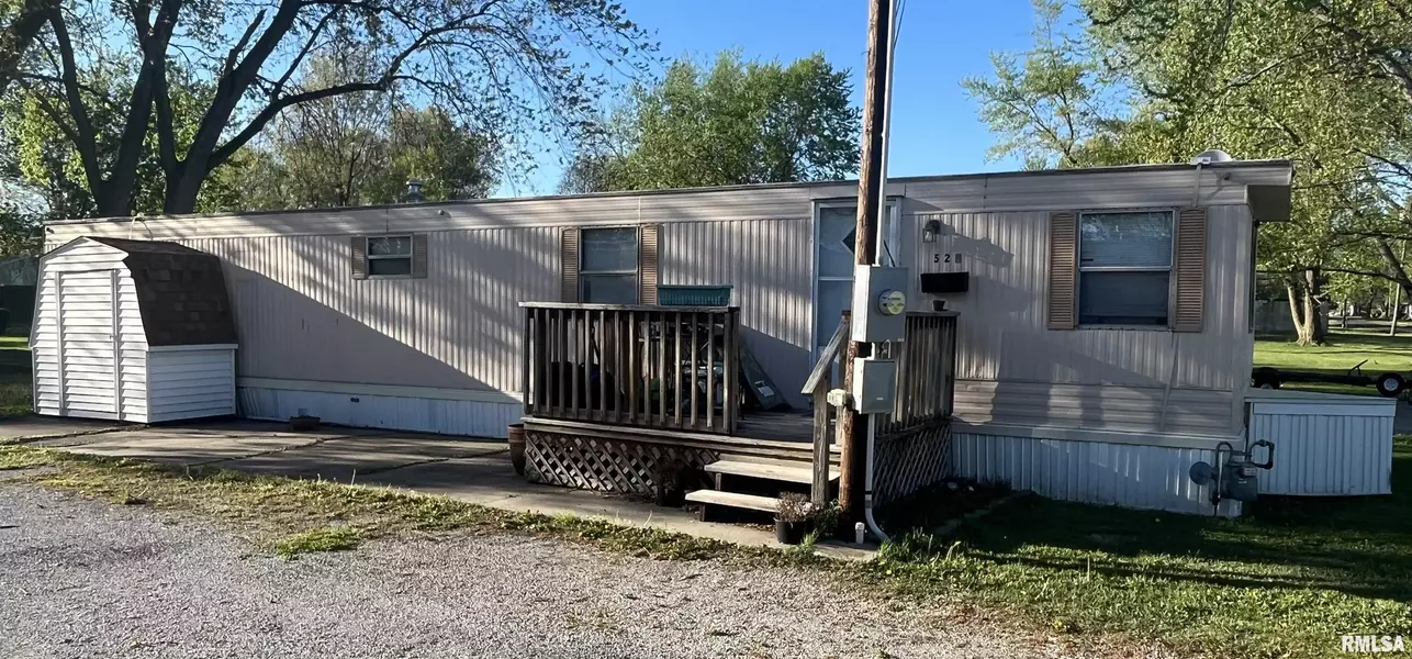 521 S Emmett ST, Virden, IL 62690