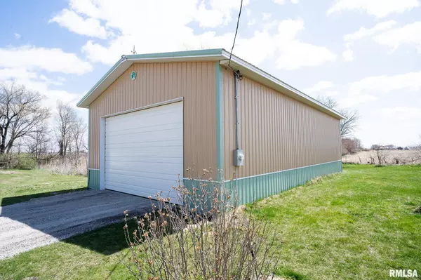 2351 55TH AVE, Aledo, IL 61231