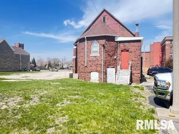 Galesburg, IL 61401-4305,360 E FERRIS ST