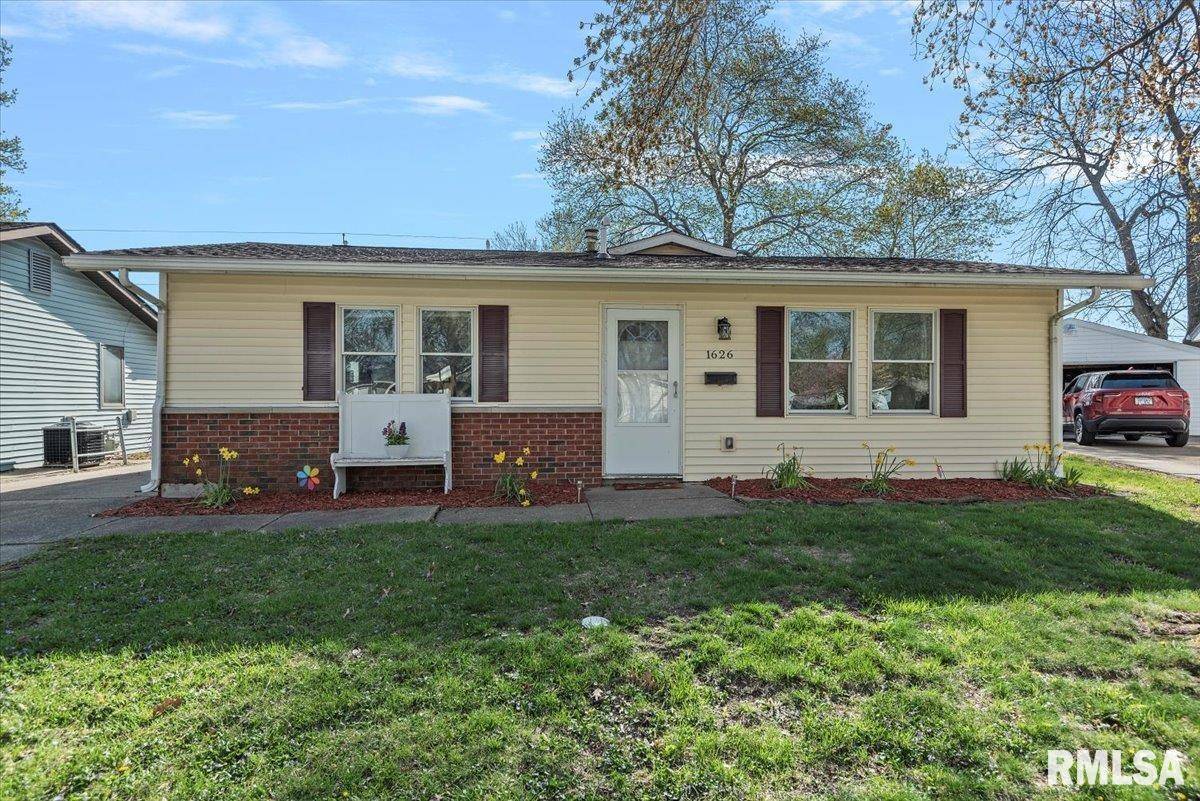 1626 FAIRMONT DR, Springfield, IL 62702