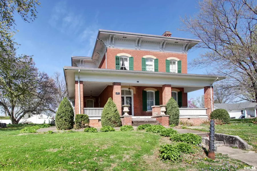 401 S Corey ST, Griggsville, IL 62340