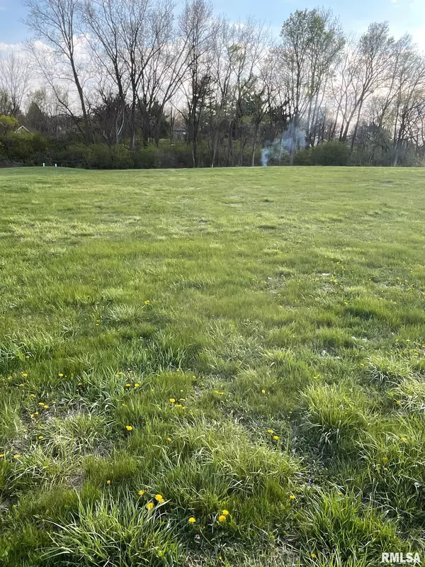 Pekin, IL 61554,105 Royal Point CT