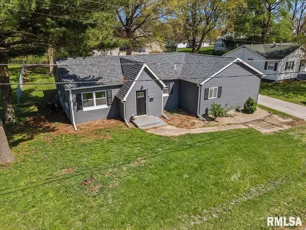 Pittsfield, IL 62363,320 S ILLINOIS ST