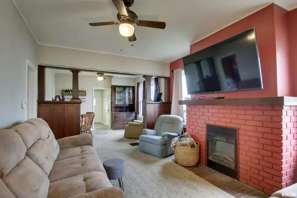 Mendon, IL 62351,344 S STATE RD