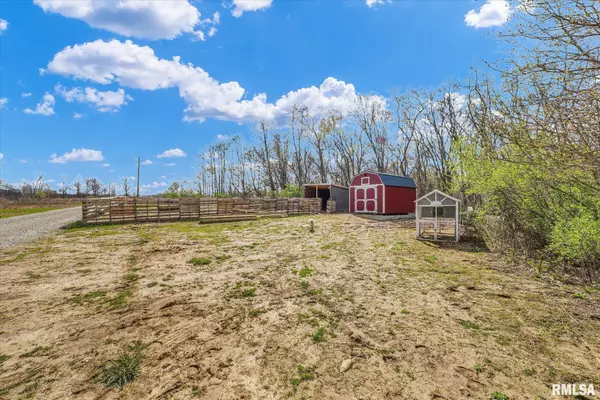 Charleston, IL 61920,15295 E County Road 150 N
