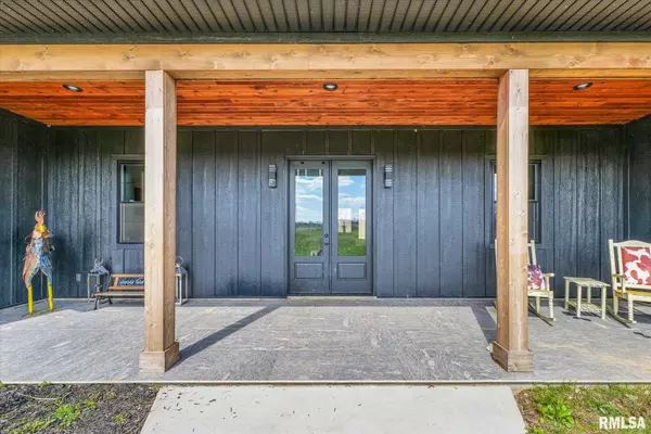 Charleston, IL 61920,15295 E County Road 150 N