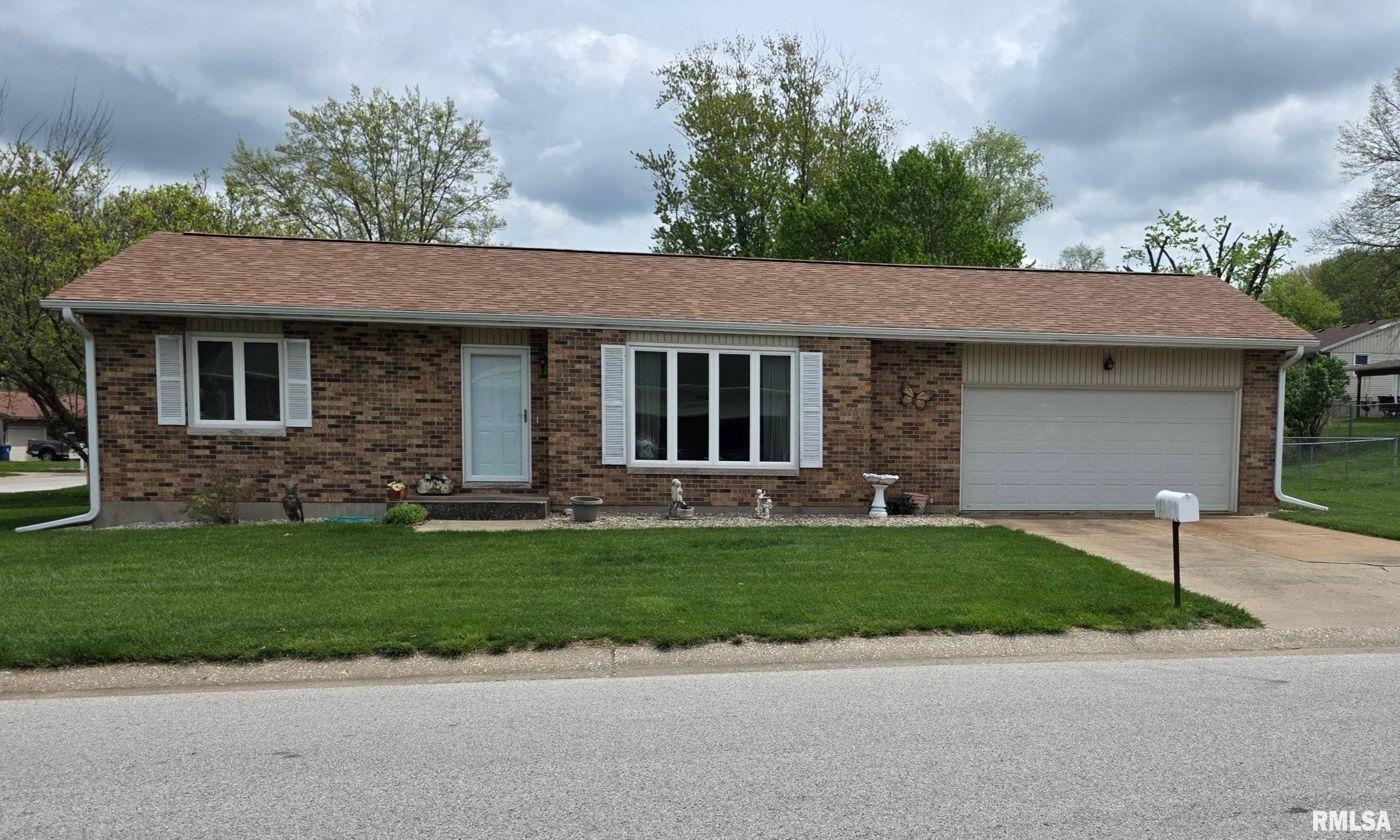 Quincy, IL 62301,2427 S 18TH ST