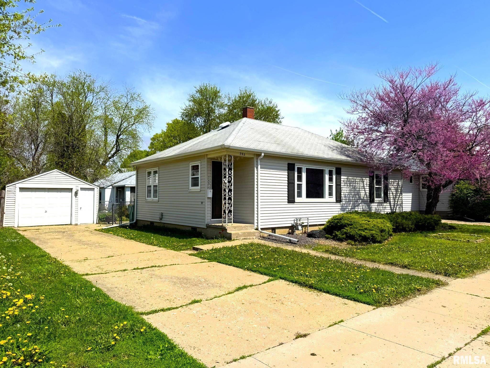 Galesburg, IL 61401,745 E FREMONT ST