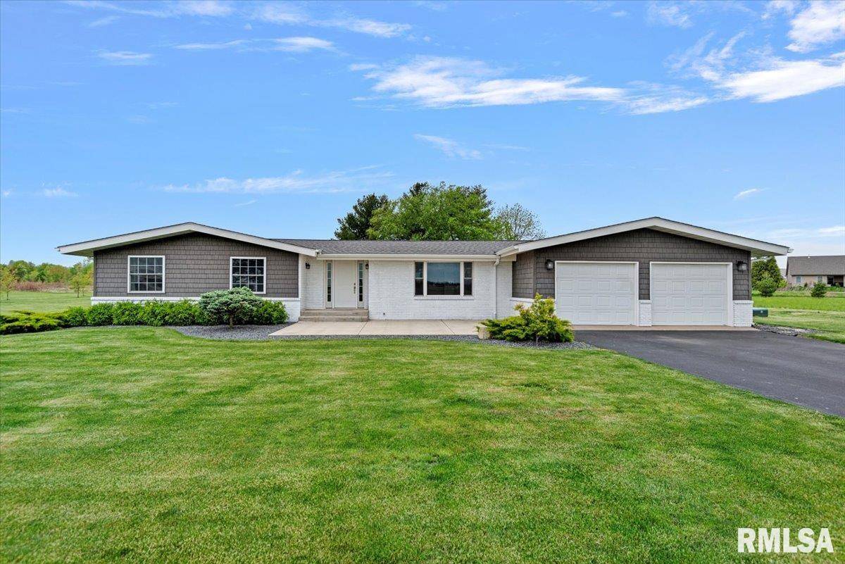 2493 Lenhart RD, New Berlin, IL 62670