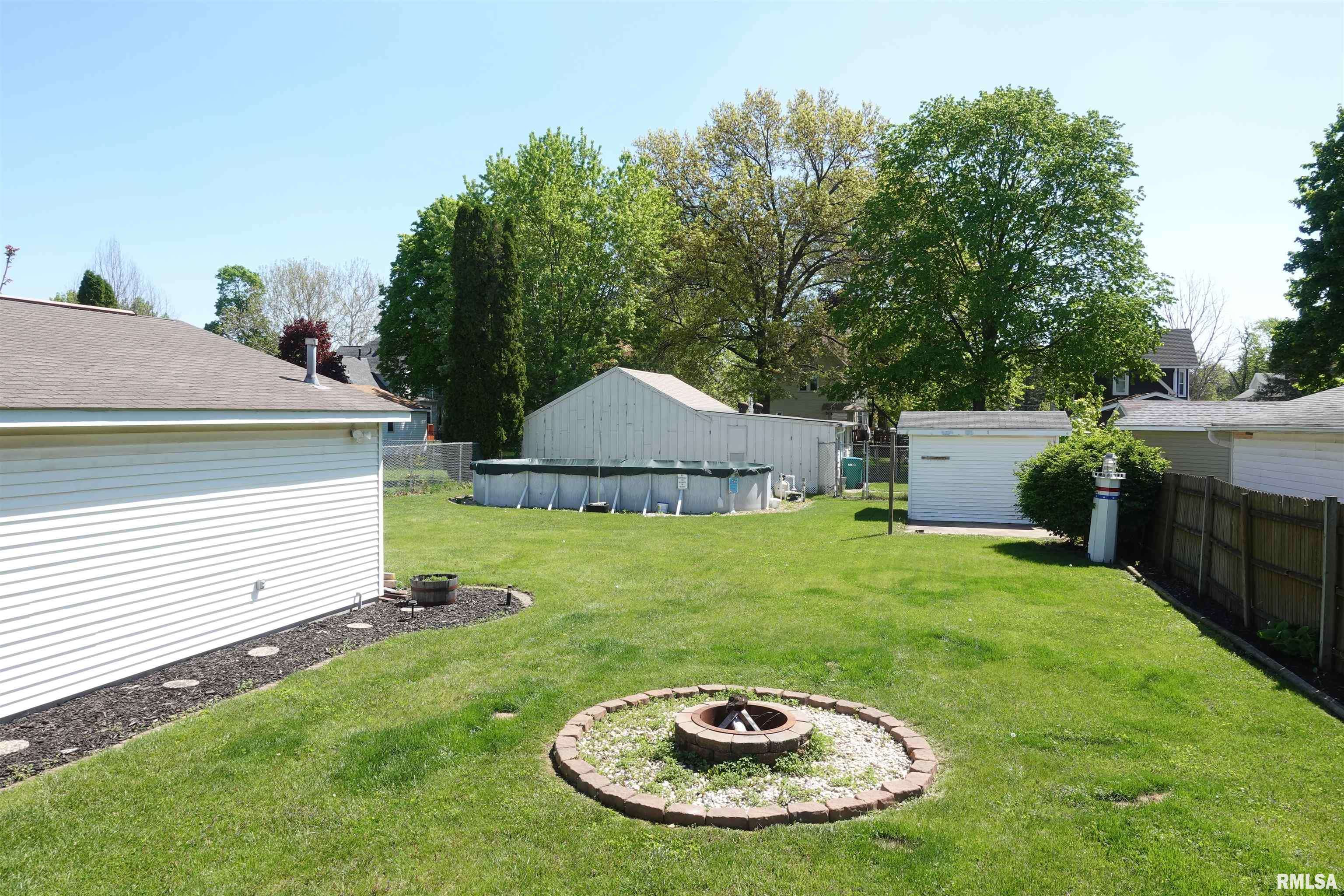 Galesburg, IL 61401,911 WILLARD ST