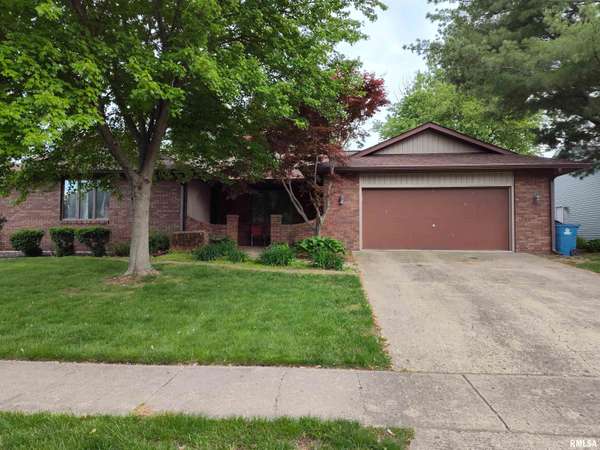1124 STEEPLECHASE DR, Springfield, IL 62712