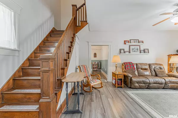 Atlanta, IL 61723,206 NW VINE ST