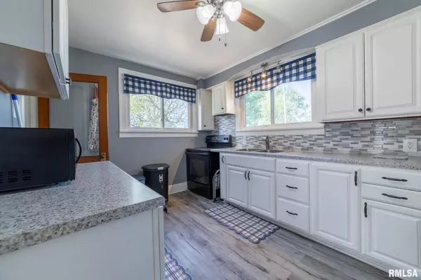 Payson, IL 62360,309 W STATE ST