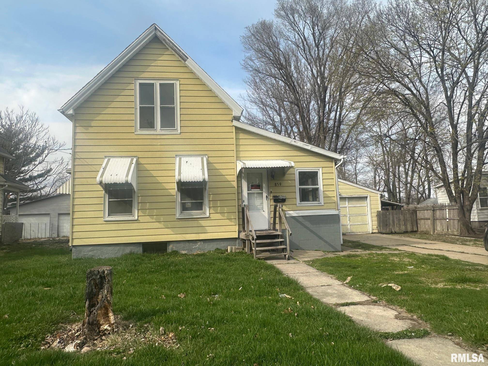 859 MULBERRY ST, Galesburg, IL 61401