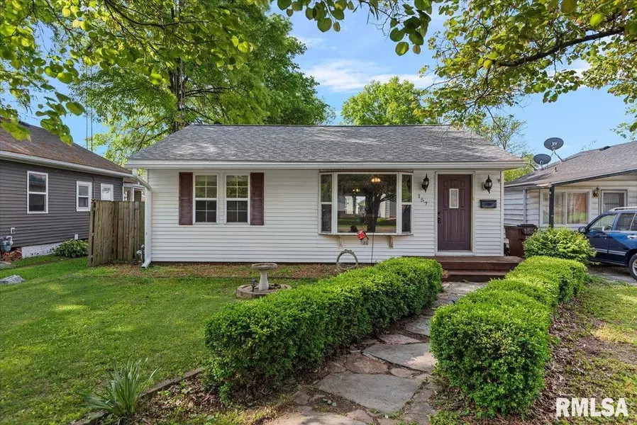 157 E MONROE ST, Auburn, IL 62615