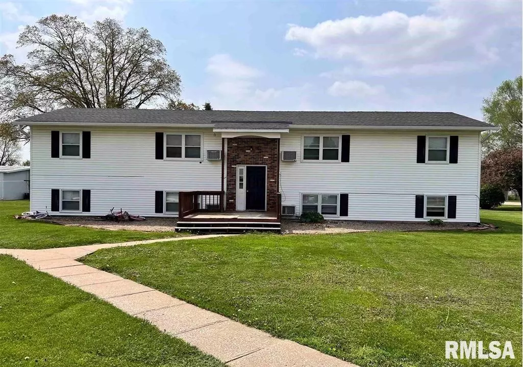 La Harpe, IL 61450,219, 221, 223 S F ST