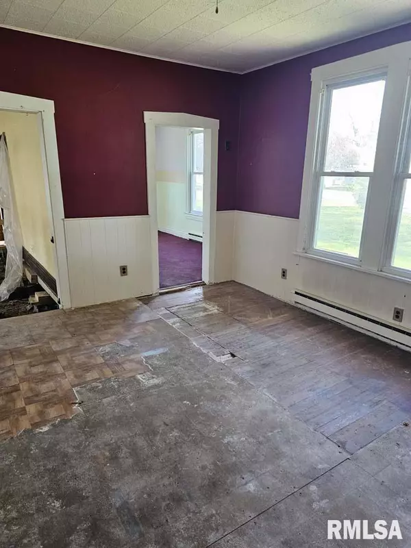 Camp Point, IL 62320,300 W Prairie ST