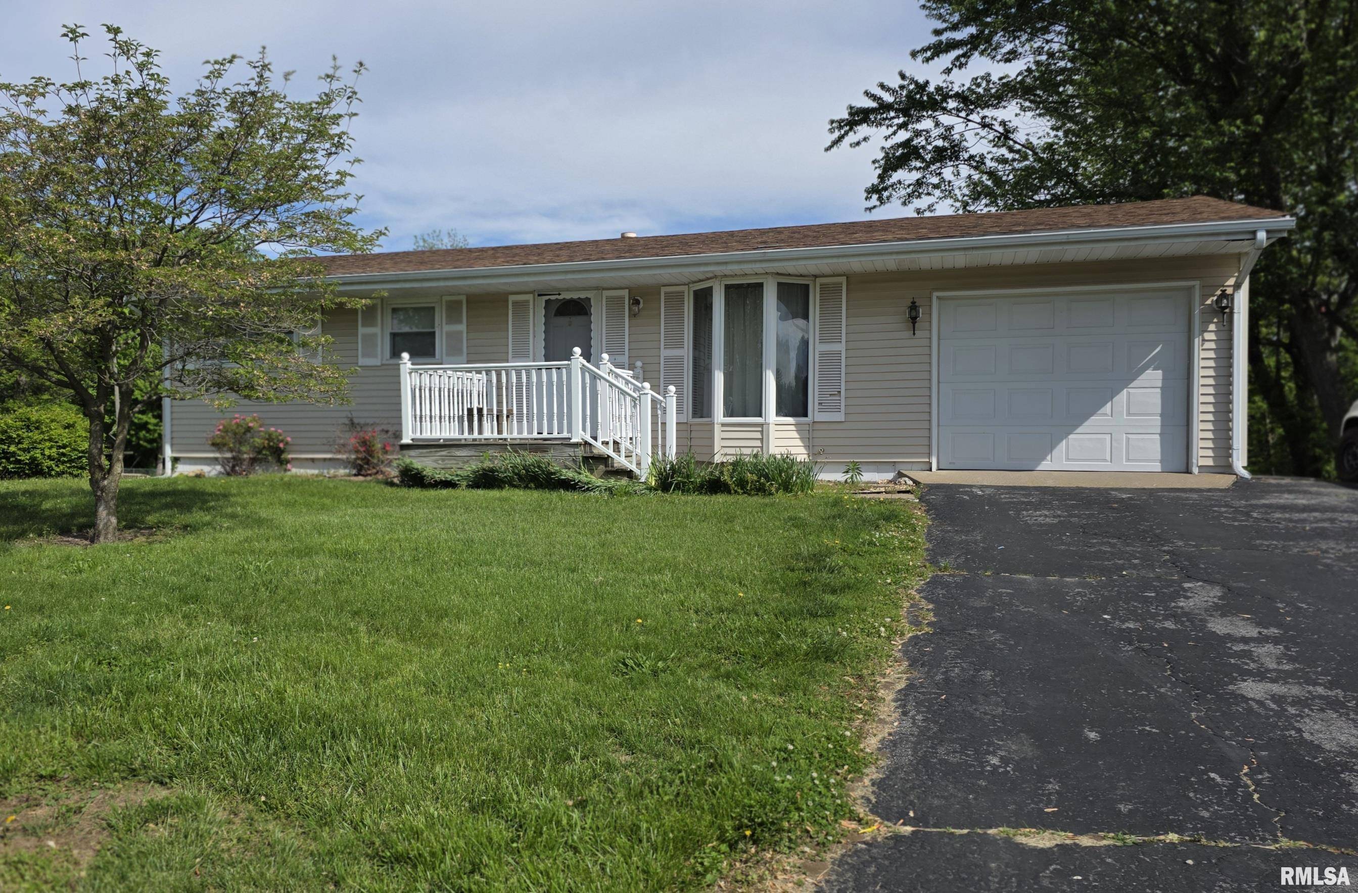 3141 CENTER DR,  Quincy,  IL 62301-6414