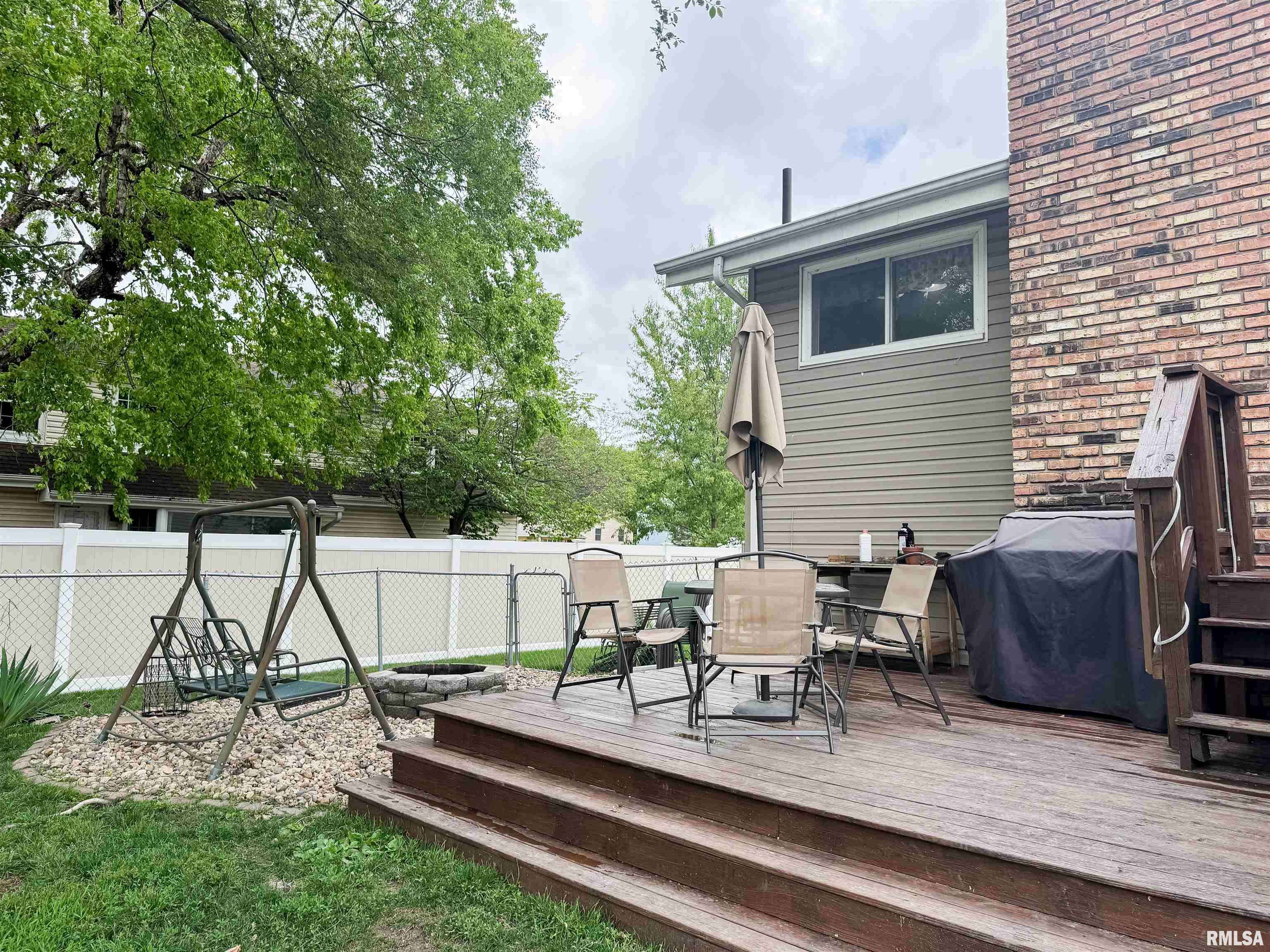 Galesburg, IL 61401,1666 Outrigger RD