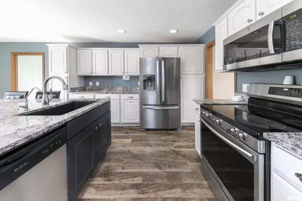 Eldridge, IA 52748,3212 HUNTER LN