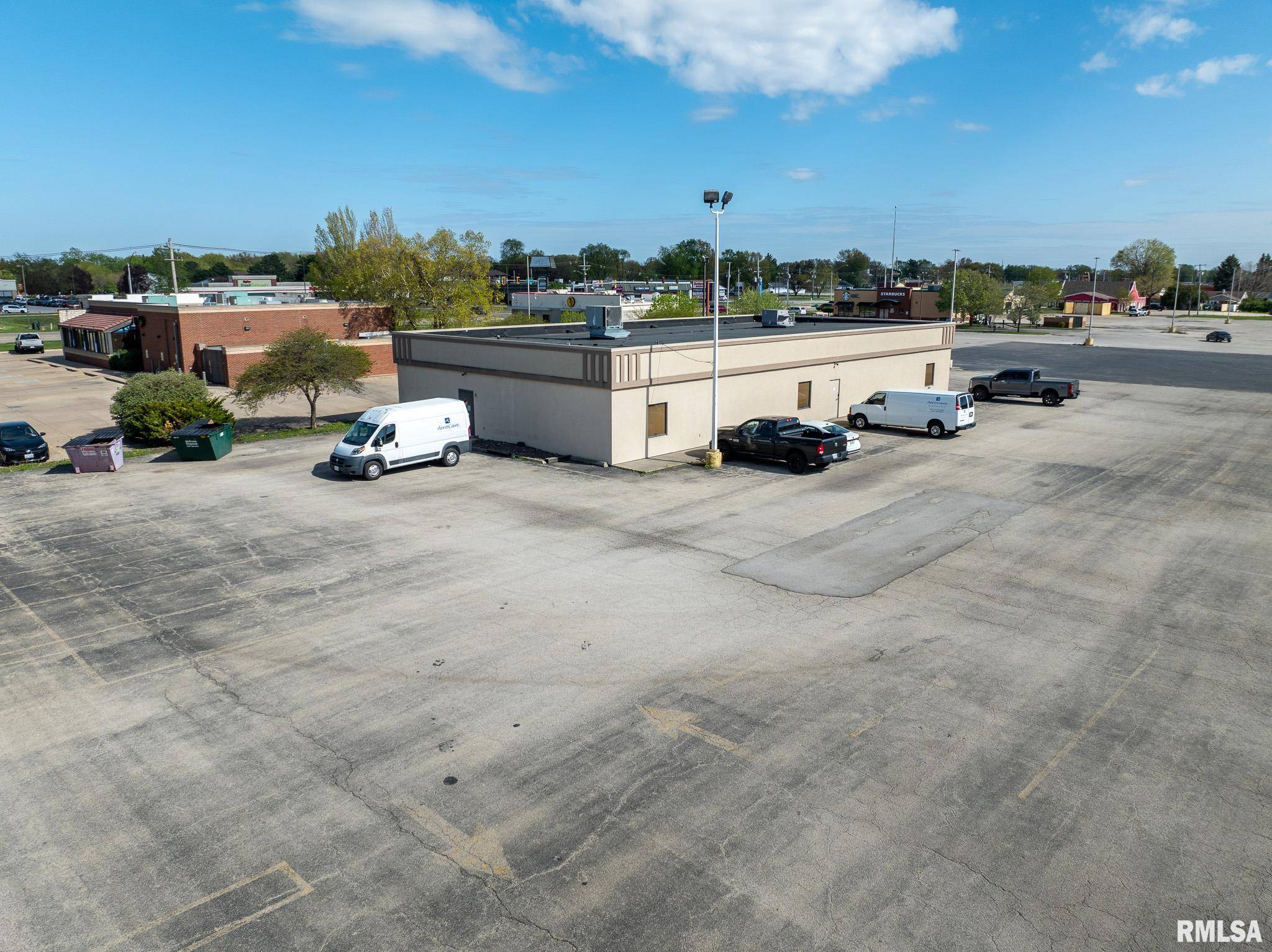 Galesburg, IL 61401,1968 N HENDERSON ST
