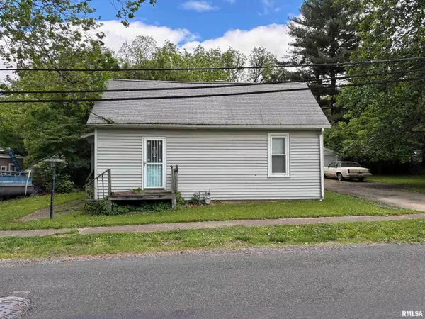 Riverton, IL 62561,825 E Kinzie ST