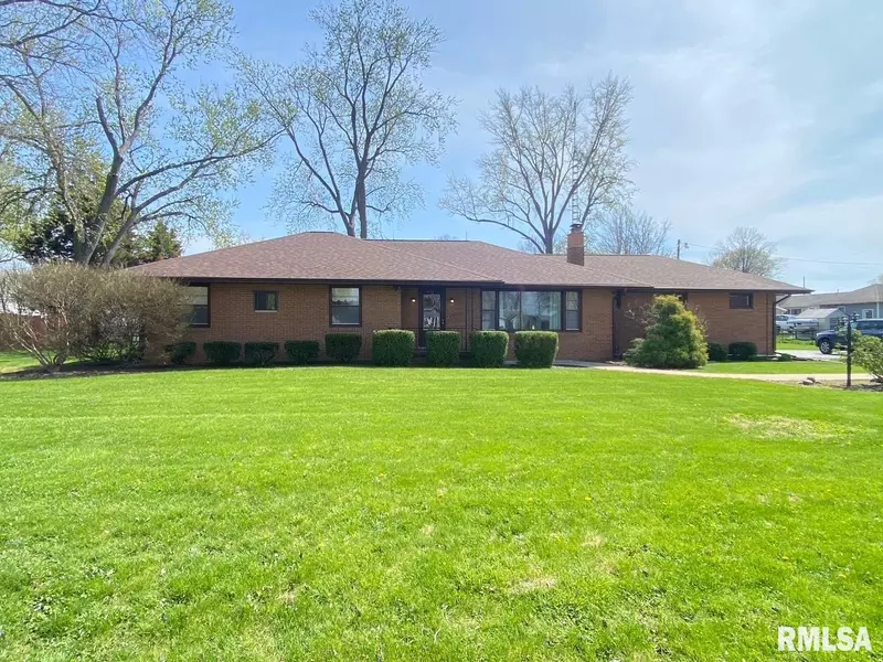 235 W VAN BUREN ST, Greenview, IL 62642