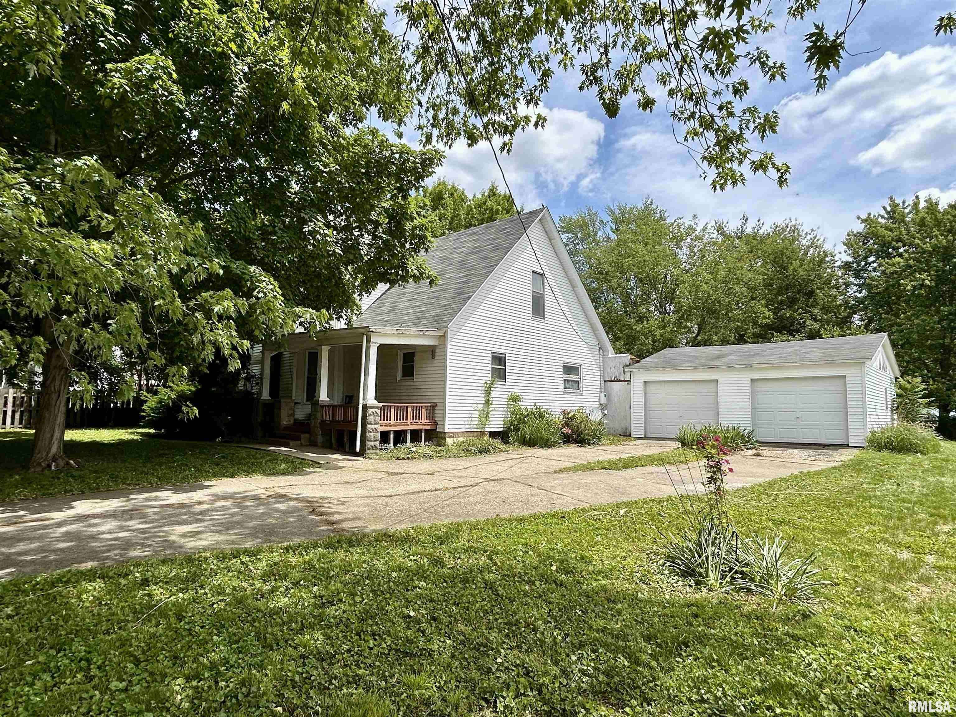 450 S PEARL ST, Waverly, IL 62692