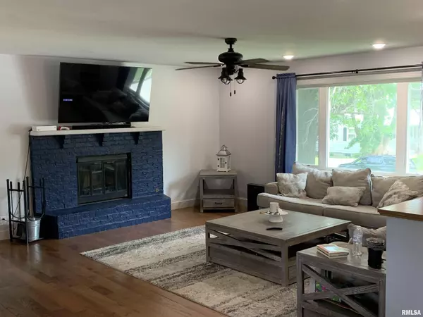 Monmouth, IL 61462,720 N 5TH ST