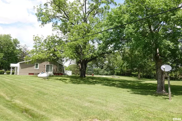 Monmouth, IL 61462,828 200TH AVE