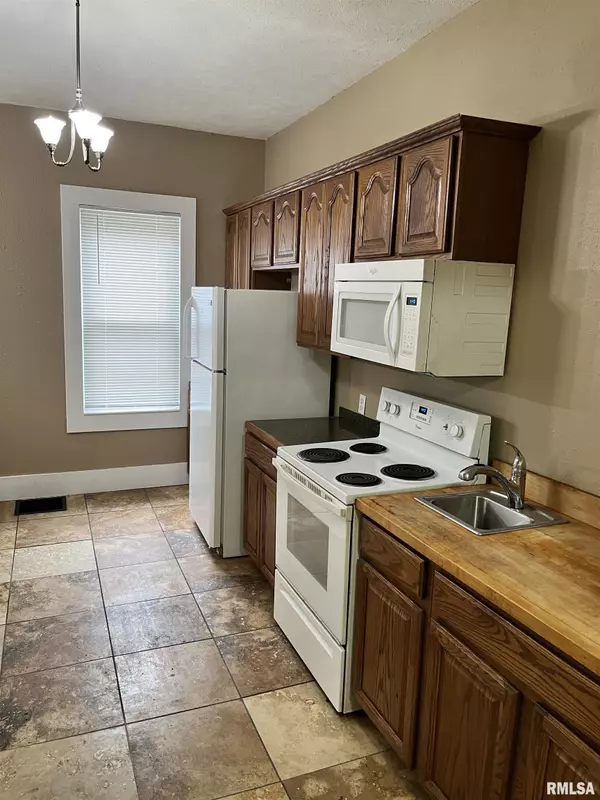 Springfield, IL 62704,626 W EDWARDS ST