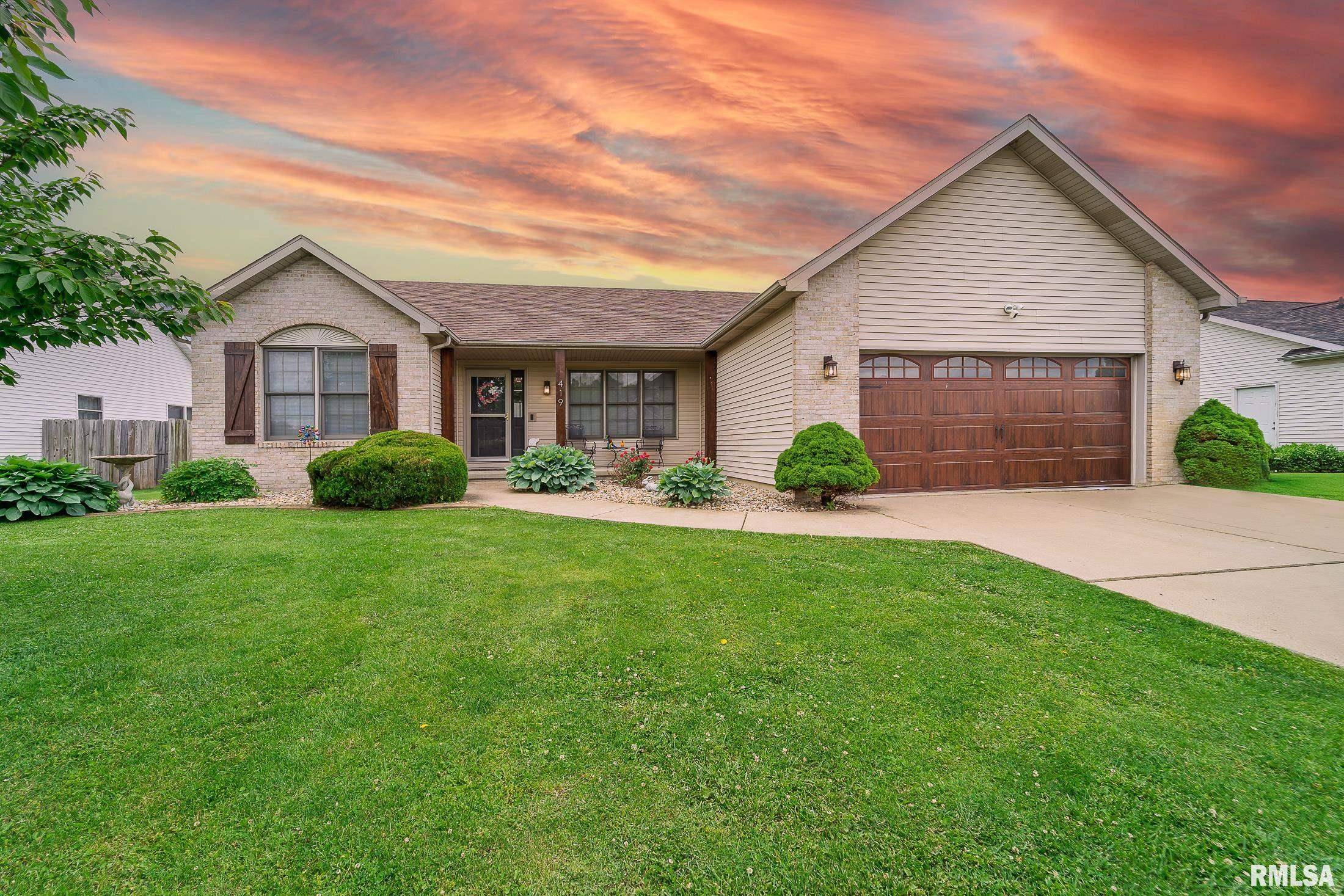 419 Brookside Glen DR, Sherman, IL 62684-9450